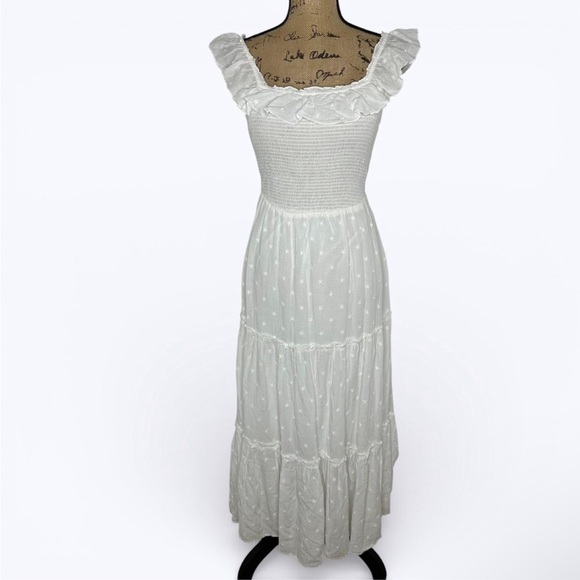 Old Navy Dresses & Skirts - Old Navy White Ruffle Smocked Maxi Dress